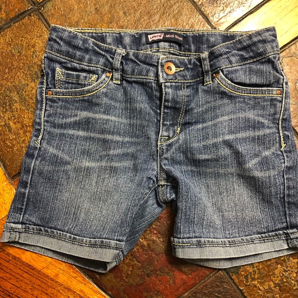 levis midi shorts